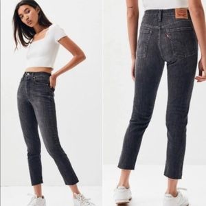 Levi's Wedgie Skinny Dark Grey Raw Hem Jeans size 26